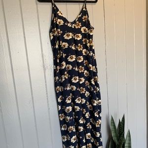 Floral Maxi Dress with Pockets!
